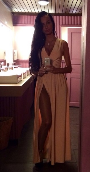 Камилла, 22